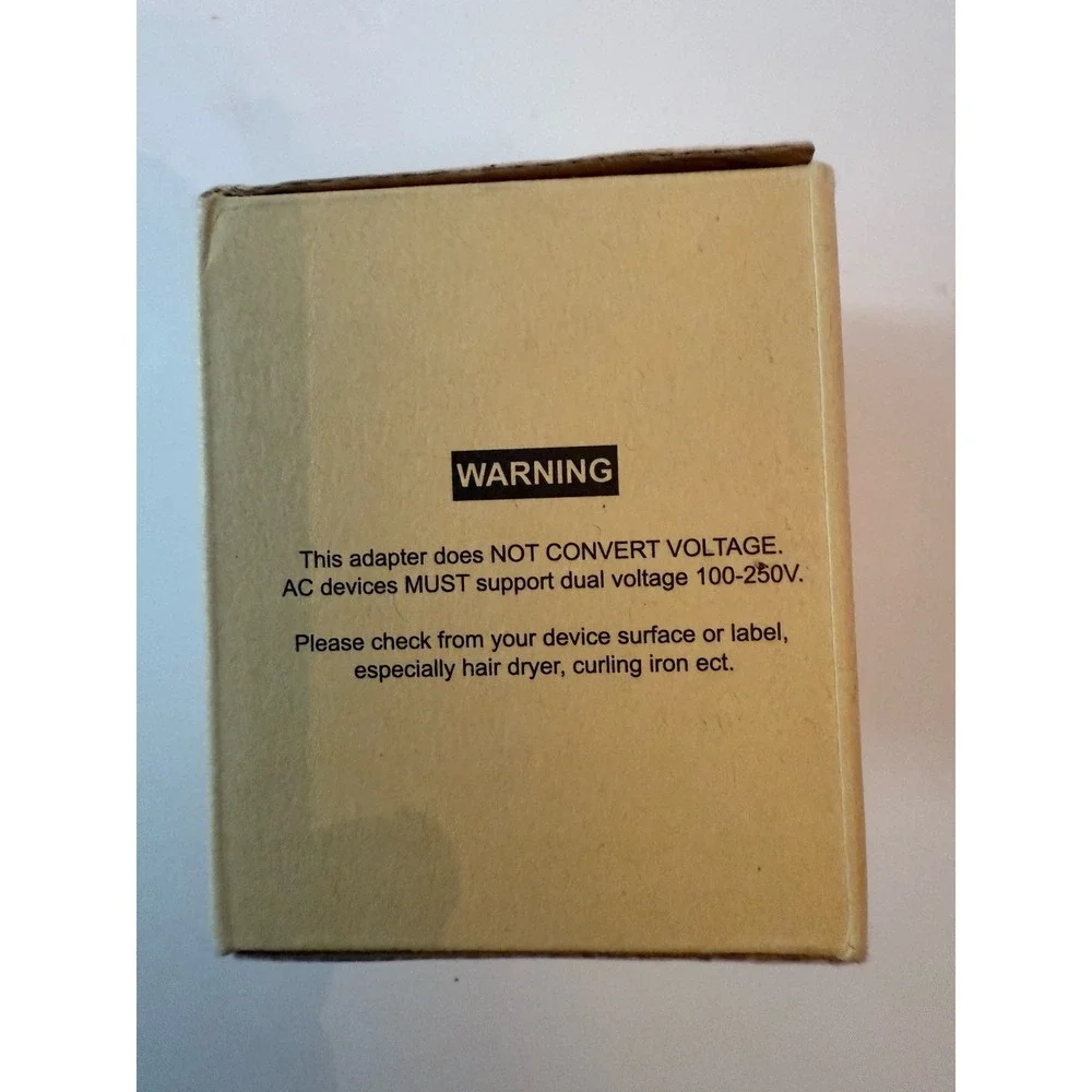 TESSAN Universal Travel Adapter, White - New In Box M/N:TS -WTA02